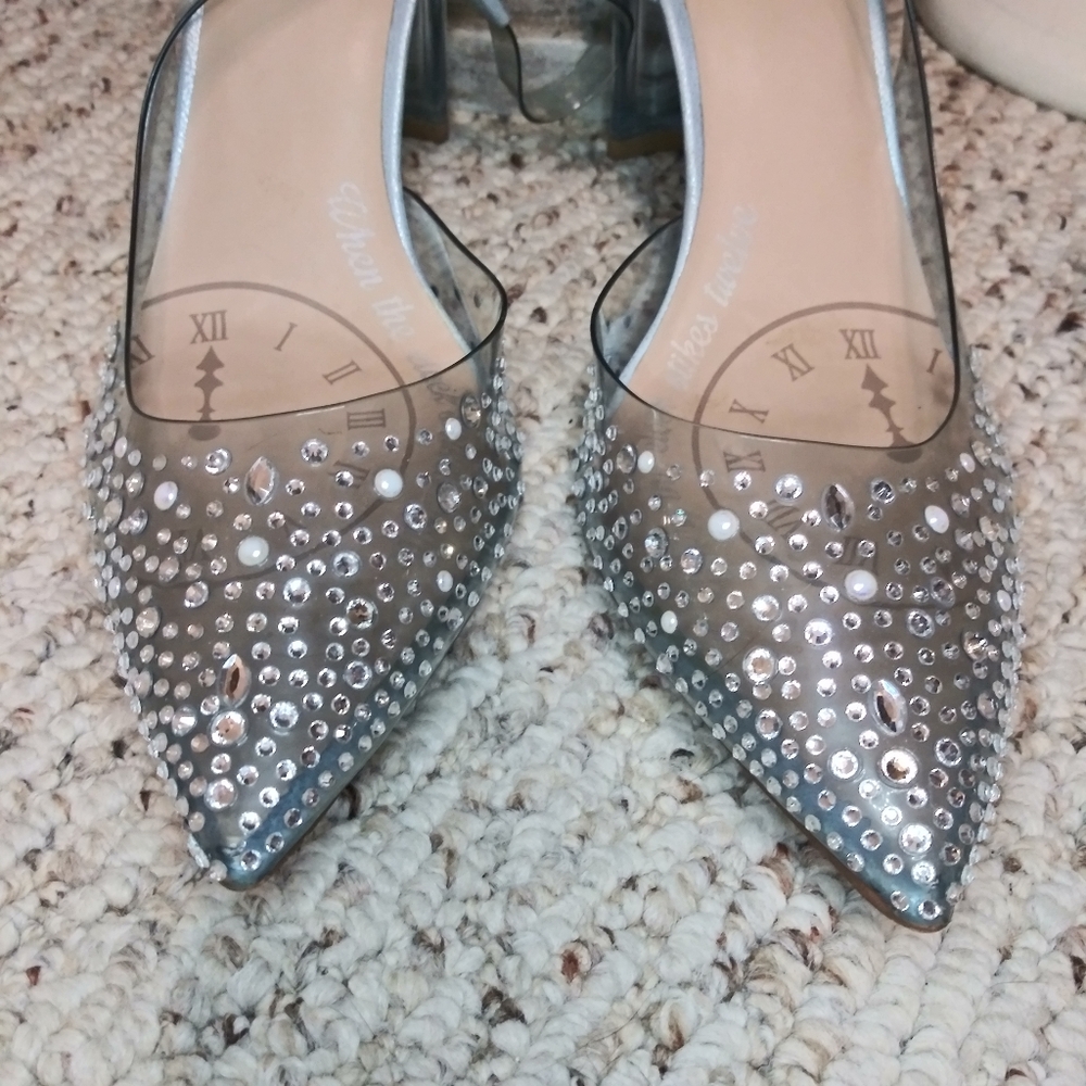 Disney x Aldo Strike Twelve Cinderella Glass Slipper Rhinestone/Pearl Heels - Picture 4 of 11